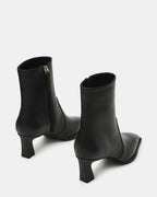 CUIR NOIR FARE