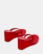 LECTURE DE RED SUEDE