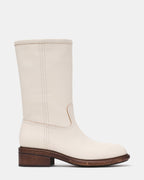 CUIR BLANC ÉGARÉ